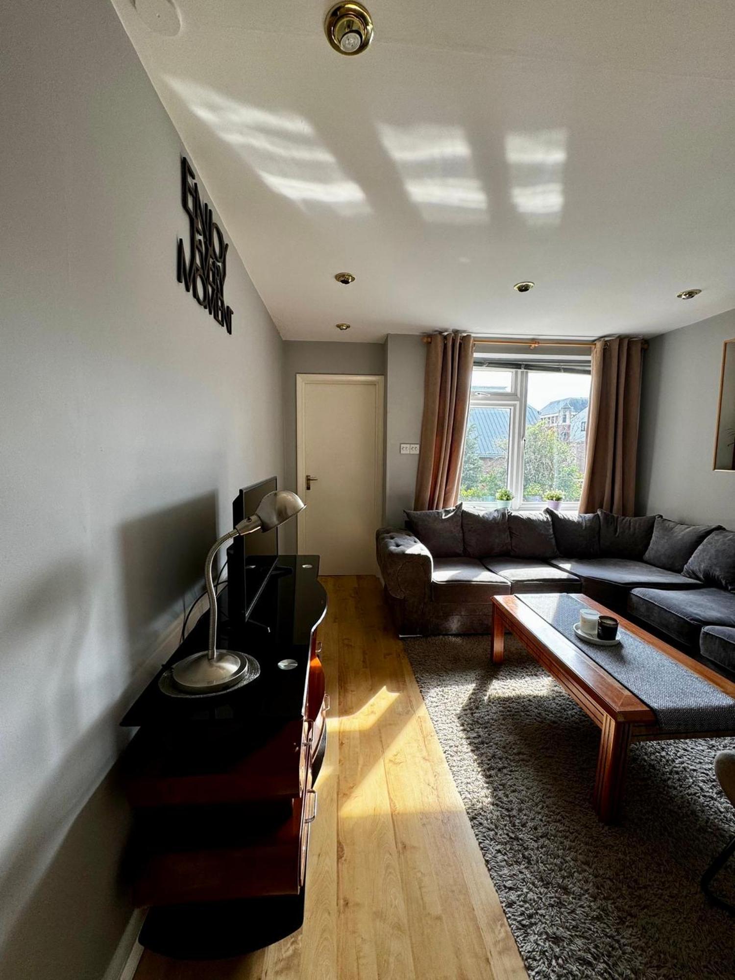 Amazing En-Suite Apartment In Finchley Central London Ngoại thất bức ảnh