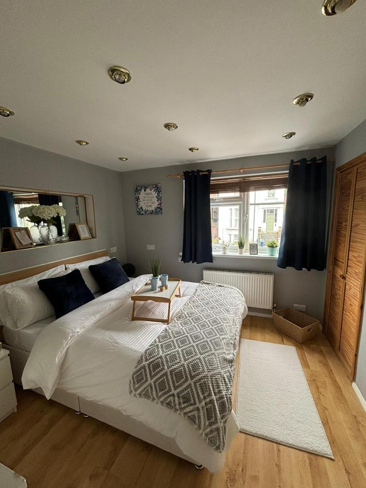 Amazing En-Suite Apartment In Finchley Central London Ngoại thất bức ảnh