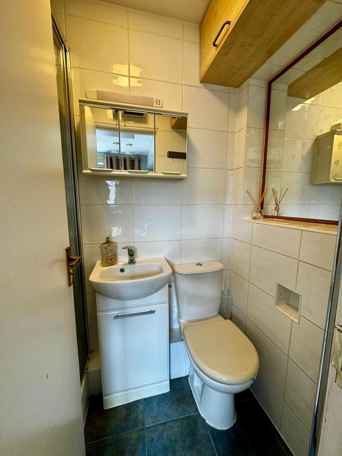 Amazing En-Suite Apartment In Finchley Central London Ngoại thất bức ảnh