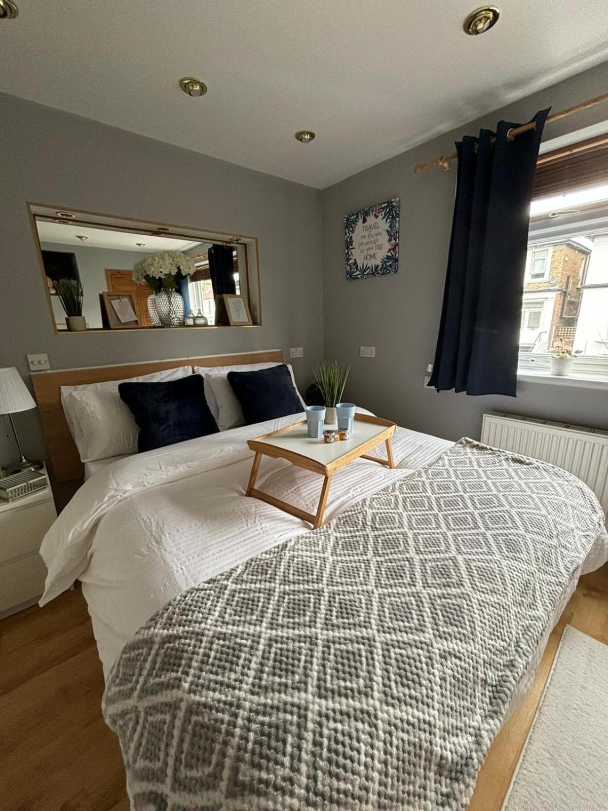 Amazing En-Suite Apartment In Finchley Central London Ngoại thất bức ảnh