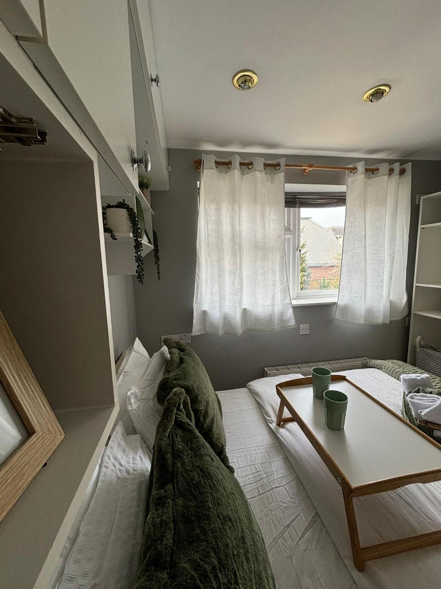 Amazing En-Suite Apartment In Finchley Central London Ngoại thất bức ảnh