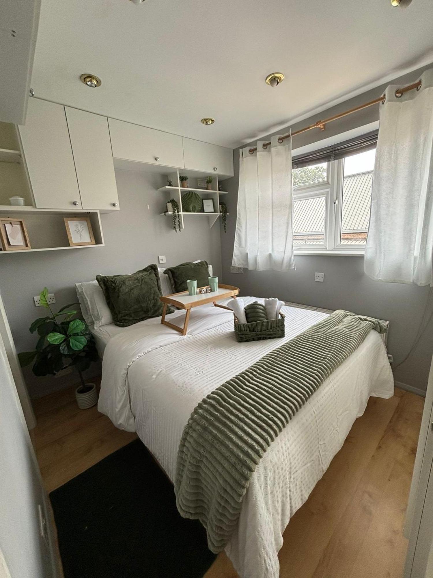 Amazing En-Suite Apartment In Finchley Central London Ngoại thất bức ảnh